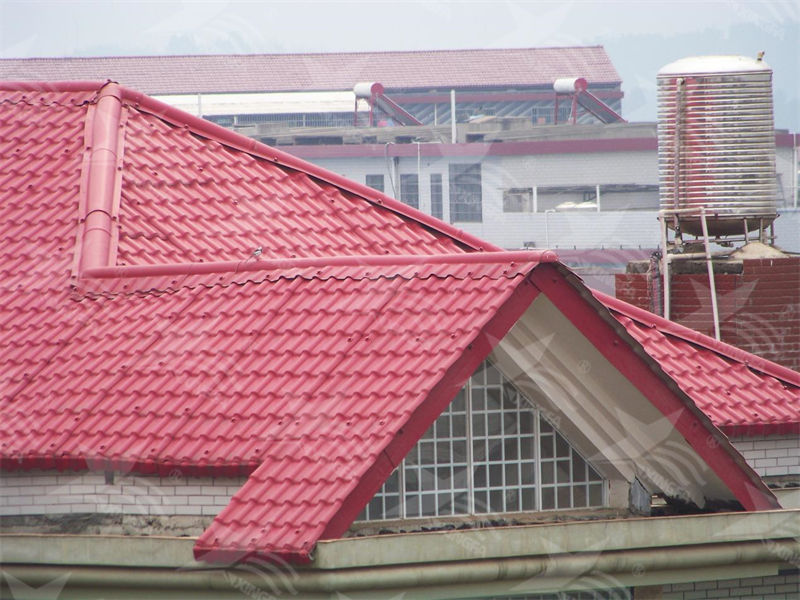 樹脂瓦 VS 琉璃瓦：哪個更適合您的屋頂？